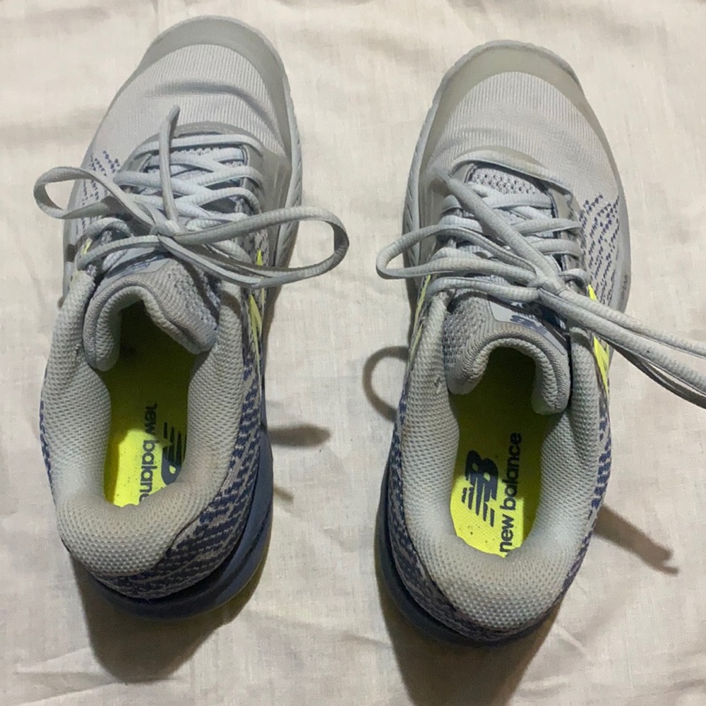 New Balance tennis shoes